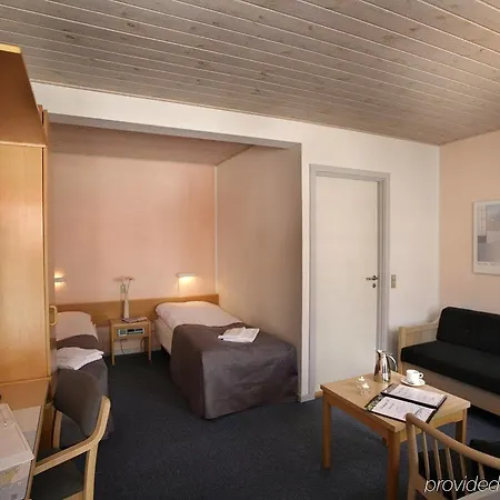 & 3* Horning
